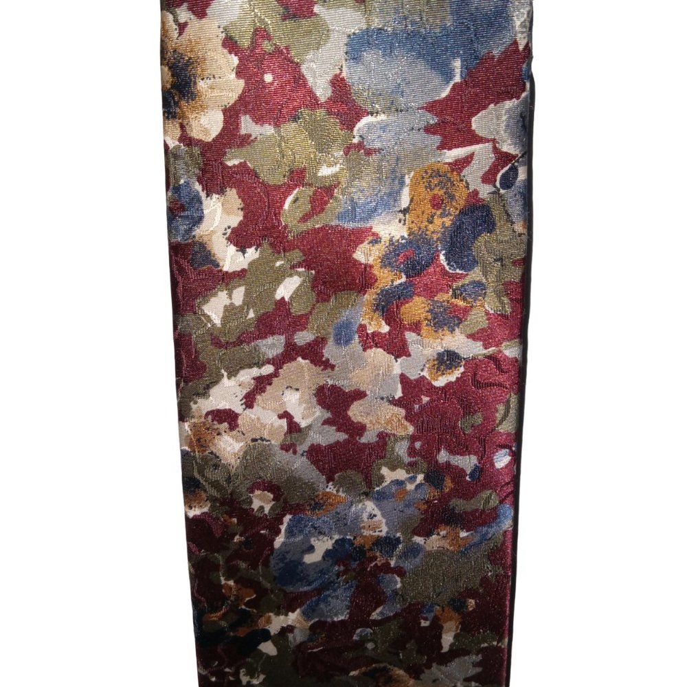 Boston Traders Men’s Floral Tie. Muted watercolor style.  EUC